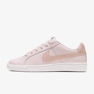 Nike Women's Court Royale Size: 6 New With Box